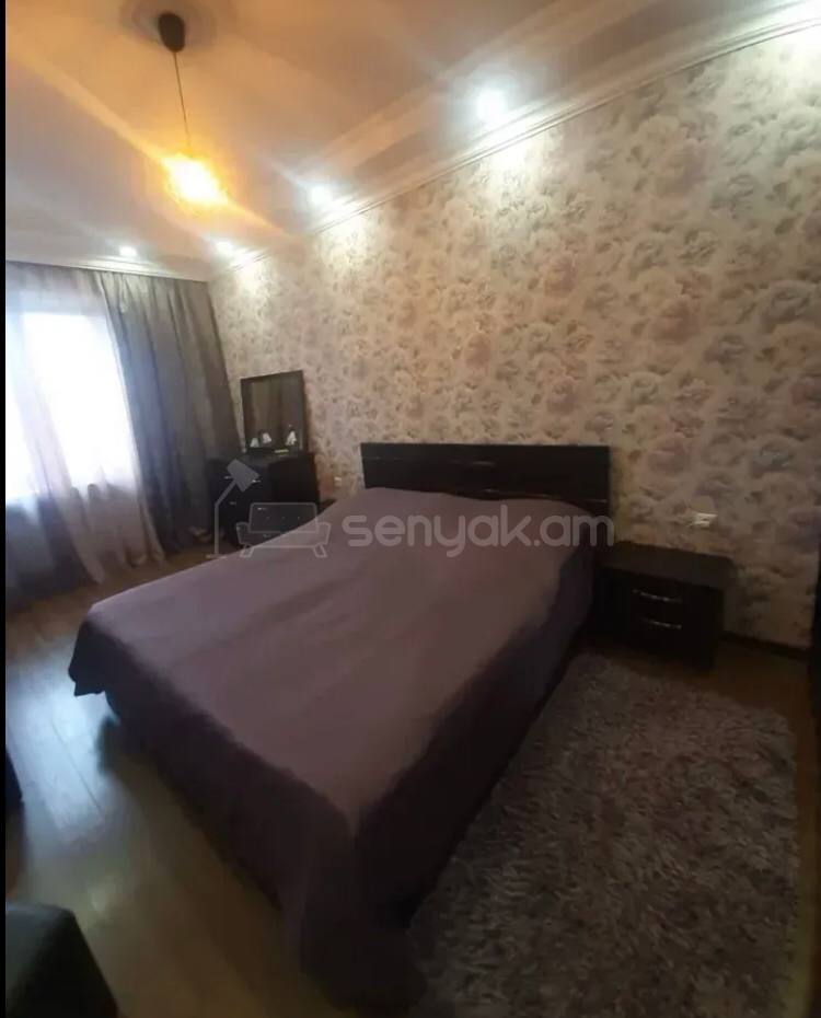 3 Սենյականոց Բնակարան Քարե Շենքում, 70քմ, 4/4 հարկ, Կոսմետիկ Վերանորոգված, Կահավորված