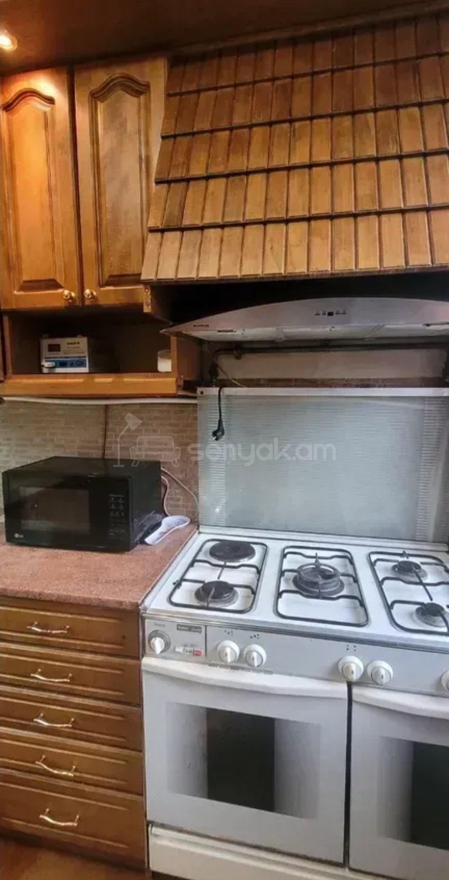 4 Սենյականոց Բնակարան Քարե Շենքում, 109քմ, 3/5 հարկ, Նորմալ Վիճակում