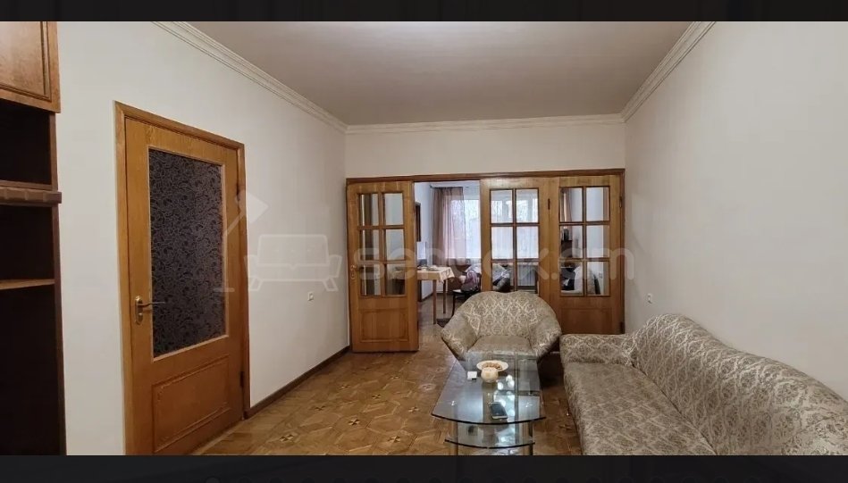 4 Սենյականոց Բնակարան Քարե Շենքում, 109քմ, 3/5 հարկ, Նորմալ Վիճակում