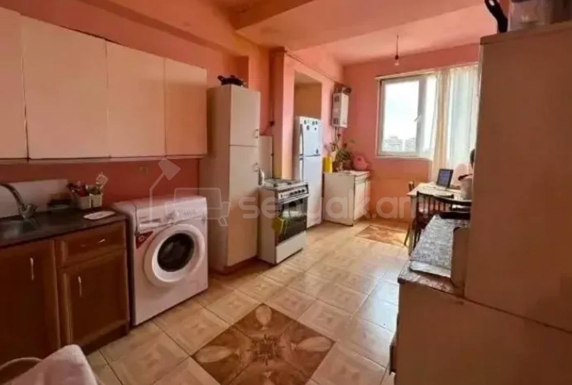 3 Սենյականոց Բնակարան, 93քմ, 8/9 հարկ, Պետական Վիճակում