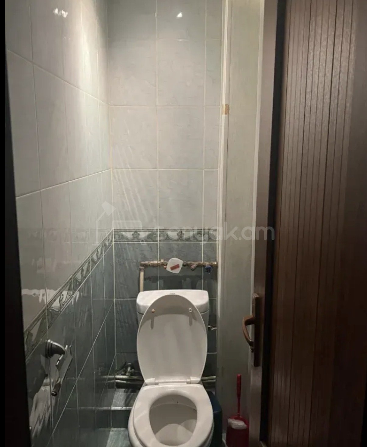 4 Սենյականոց Բնակարան Քարե Շենքում, 75քմ, 3/5 հարկ, Նորմալ Վիճակում