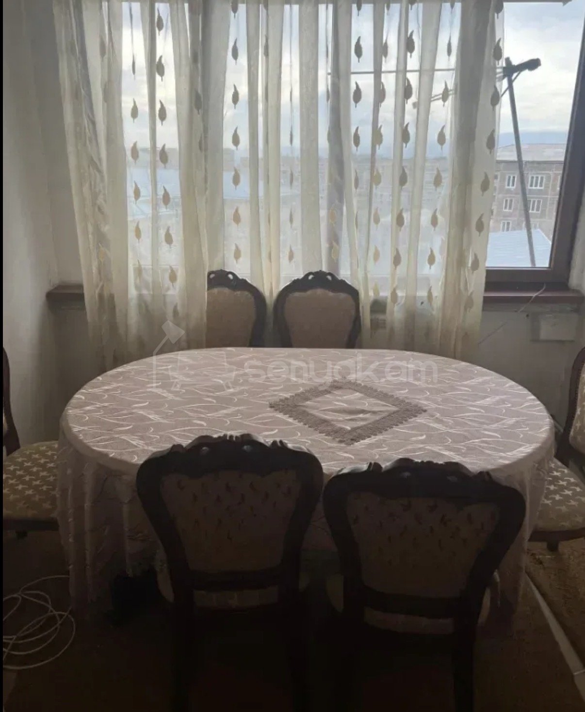 4 Սենյականոց Բնակարան Քարե Շենքում, 75քմ, 3/5 հարկ, Նորմալ Վիճակում
