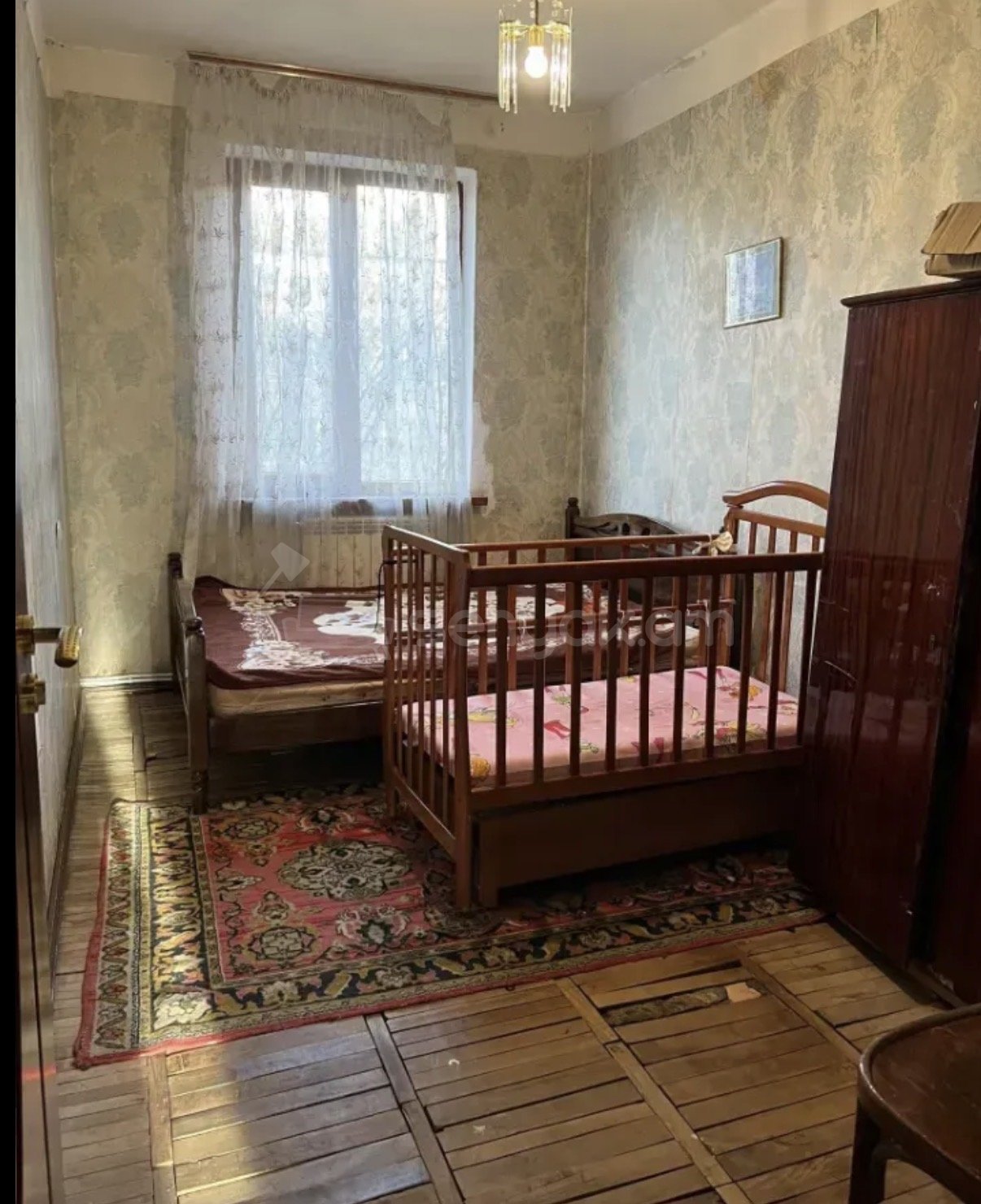 4 Սենյականոց Բնակարան Քարե Շենքում, 75քմ, 3/5 հարկ, Նորմալ Վիճակում