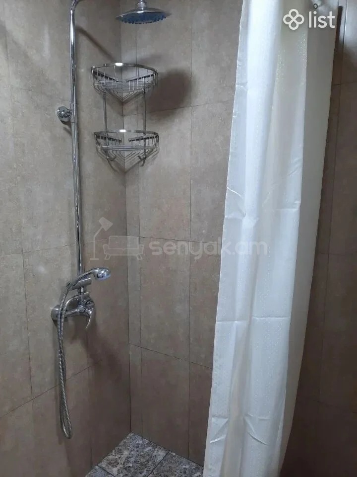 1 Սենյականոց Բնակարան Քարե Շենքում, 43քմ, 4/5 հարկ, Նորմալ Վիճակում