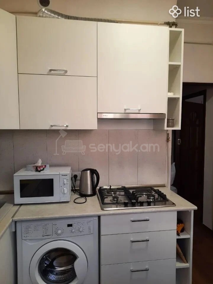 1 Սենյականոց Բնակարան Քարե Շենքում, 43քմ, 4/5 հարկ, Նորմալ Վիճակում