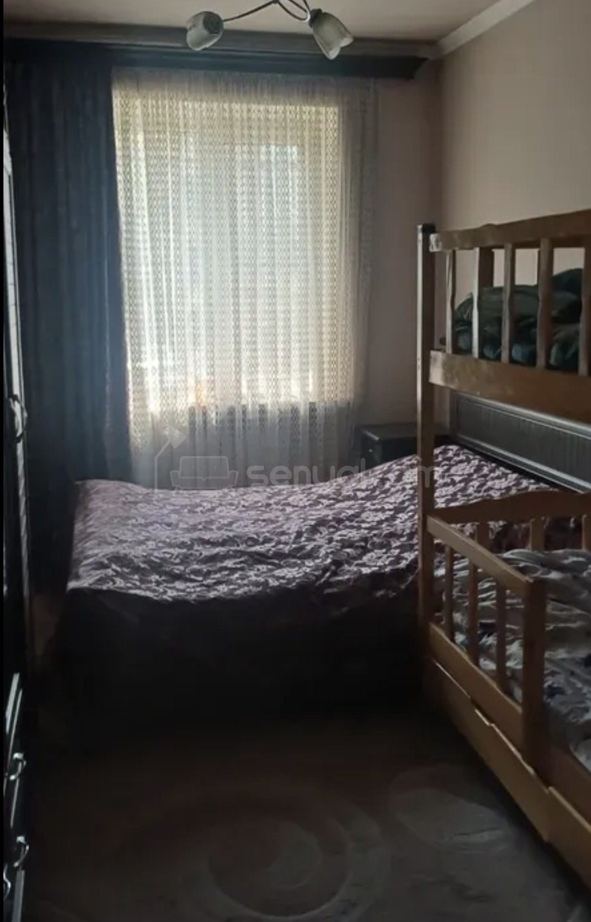4 Սենյականոց Բնակարան Քարե Շենքում, 90քմ, 1/5 հարկ, Նորմալ Վիճակում