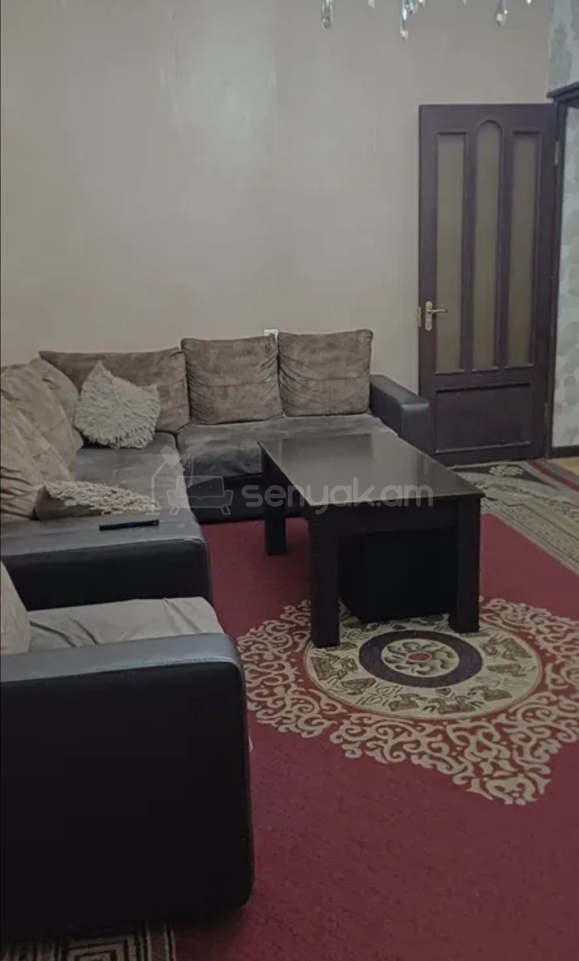 4 Սենյականոց Բնակարան Քարե Շենքում, 90քմ, 1/5 հարկ, Կապիտալ Վերանորոգված