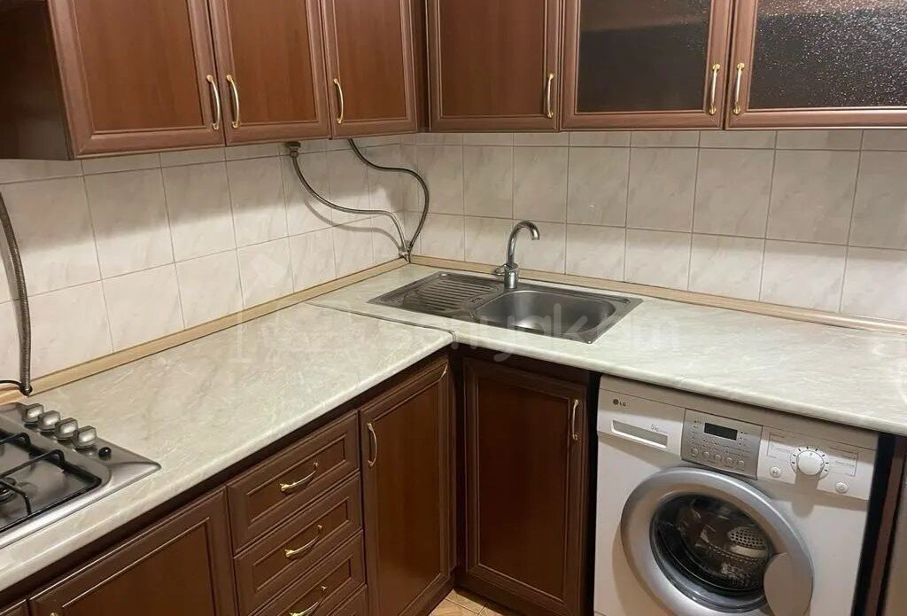 2 Սենյականոց Բնակարան Քարե Շենքում, 58քմ, 5/5 հարկ, Նորմալ Վիճակում