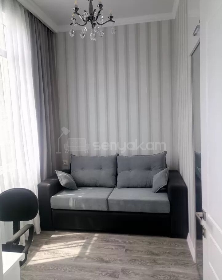 2 Սենյականոց Բնակարան Քարե Շենքում, 69քմ, 5/5 հարկ, Կապիտալ Վերանորոգված