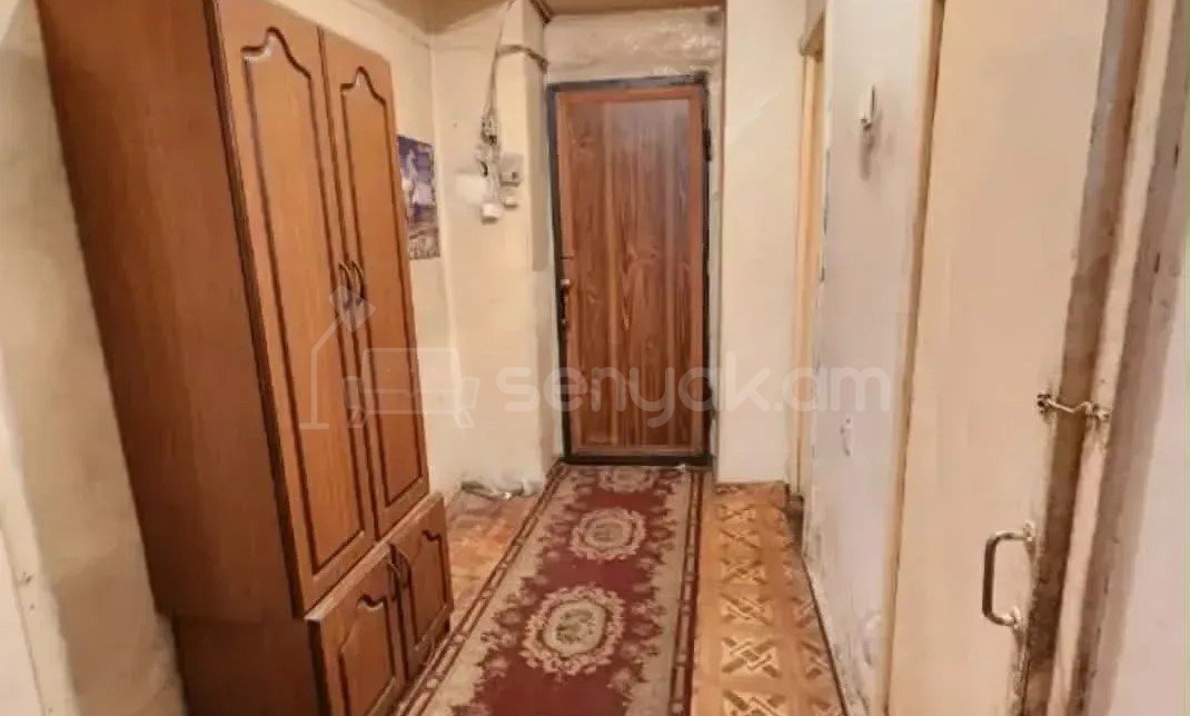 1 Սենյականոց Բնակարան Քարե Շենքում, 48քմ, 5/5 հարկ, Պետական Վիճակում