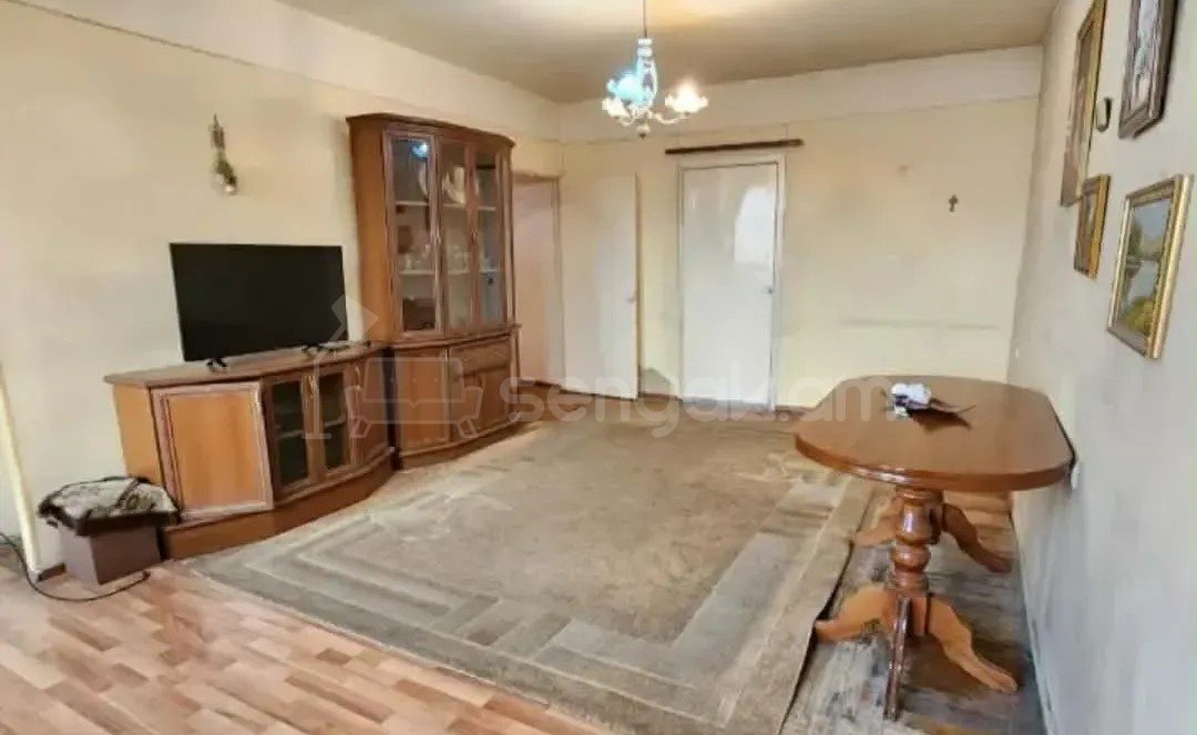1 Սենյականոց Բնակարան Քարե Շենքում, 48քմ, 5/5 հարկ, Պետական Վիճակում
