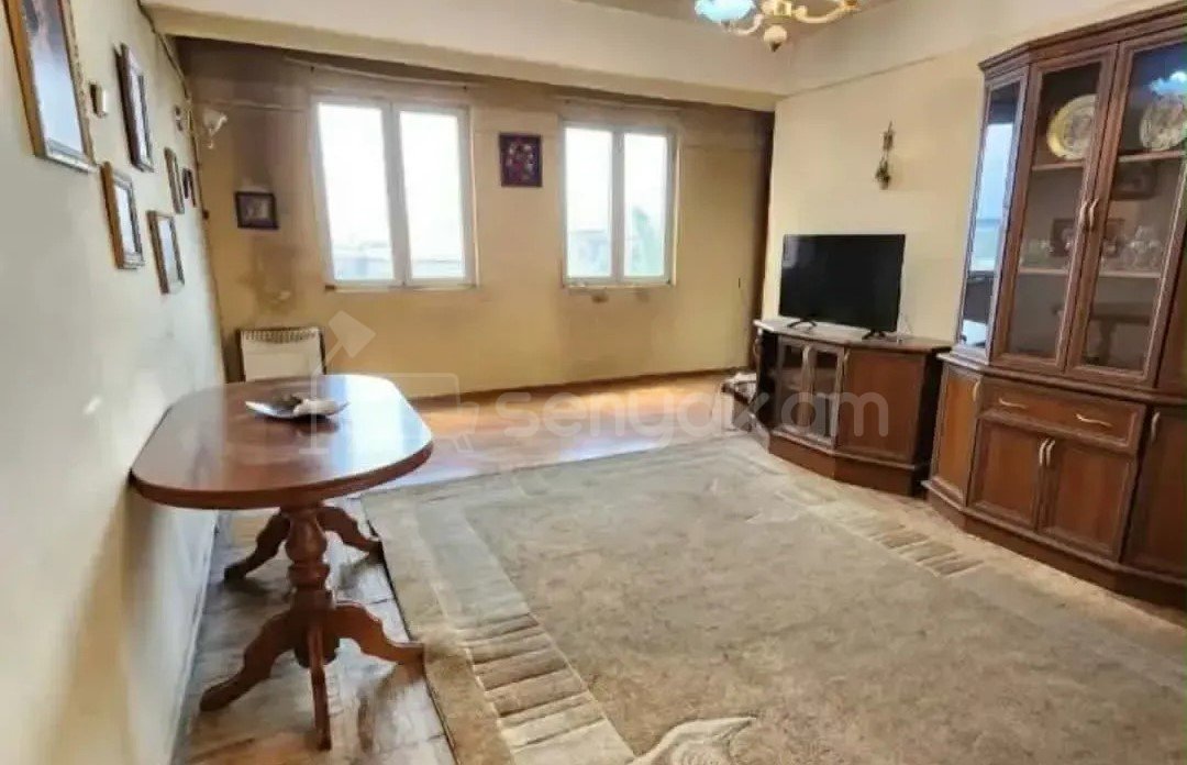 1 Սենյականոց Բնակարան Քարե Շենքում, 47քմ, 5/5 հարկ, Պետական Վիճակում