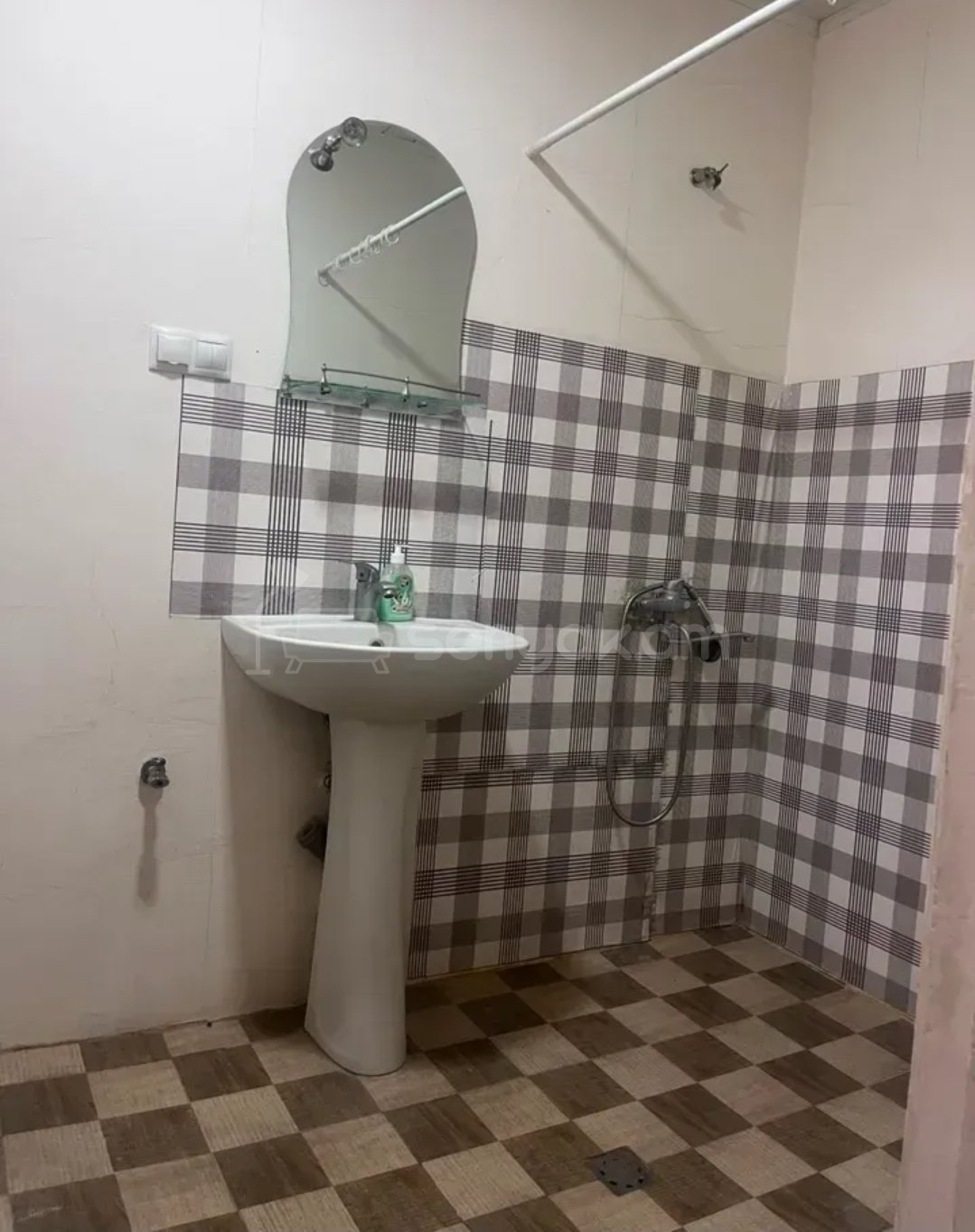 2 Սենյականոց Բնակարան Քարե Շենքում, 68քմ, 3/5 հարկ, Պետական Վիճակում