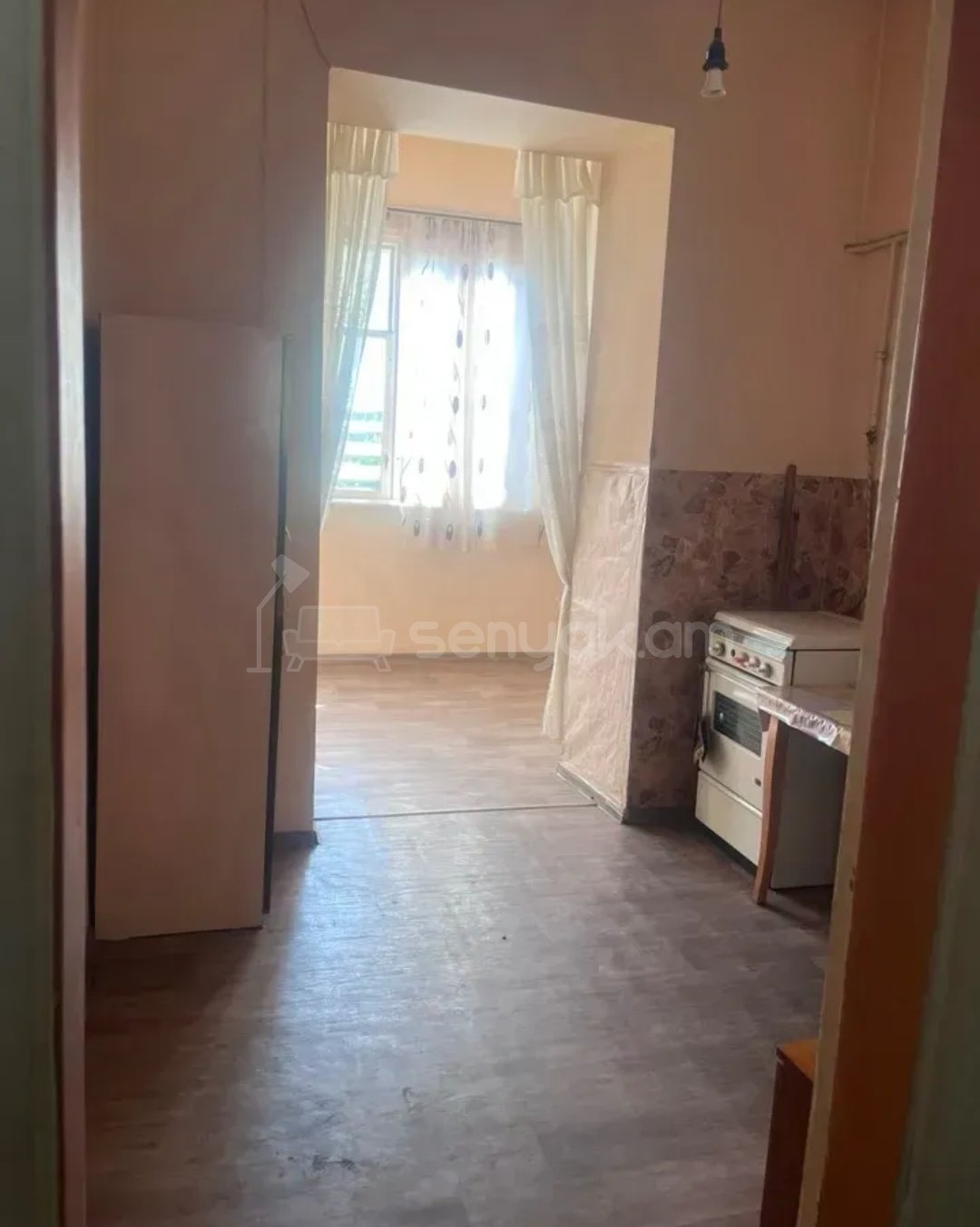 2 Սենյականոց Բնակարան Քարե Շենքում, 68քմ, 3/5 հարկ, Պետական Վիճակում