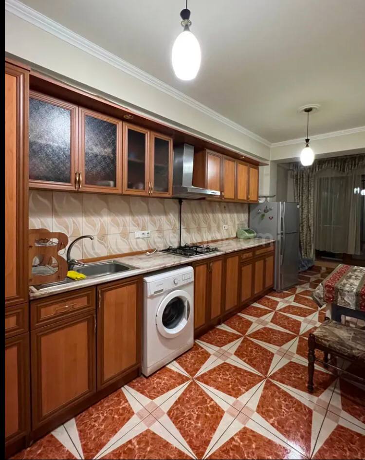 3 Սենյականոց Բնակարան Նորակառույցում, 100քմ, 1/4 հարկ, Կոսմետիկ Վերանորոգված, Կահավորված