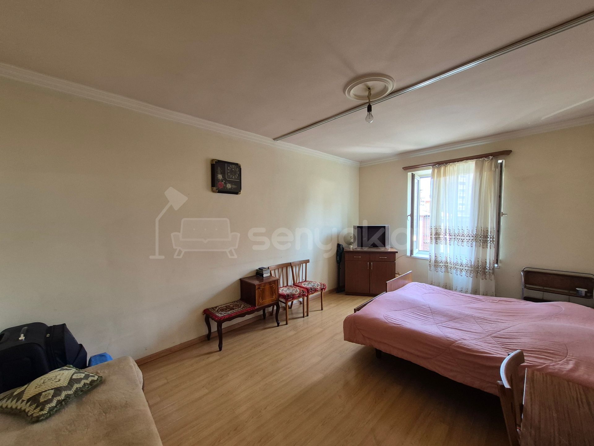 1 Սենյականոց Բնակարան Քարե Շենքում, 35քմ, 4/4 հարկ, Կոսմետիկ Վերանորոգված