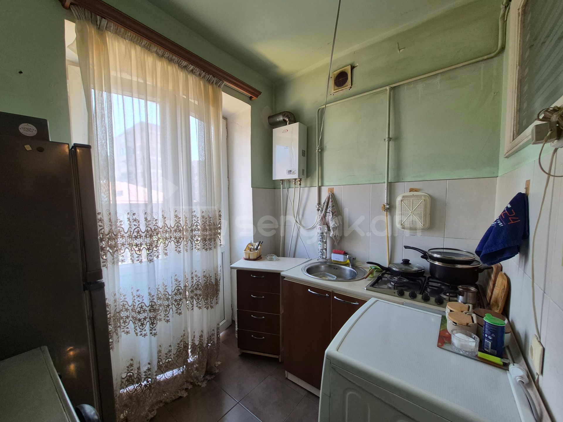 1 Սենյականոց Բնակարան Քարե Շենքում, 35քմ, 4/4 հարկ, Կոսմետիկ Վերանորոգված