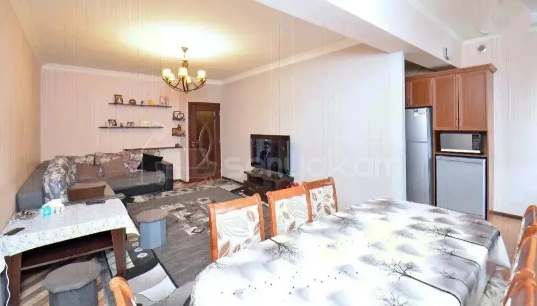 4 Սենյականոց Բնակարան Քարե Շենքում, 125քմ, 2/5 հարկ, Կապիտալ Վերանորոգված