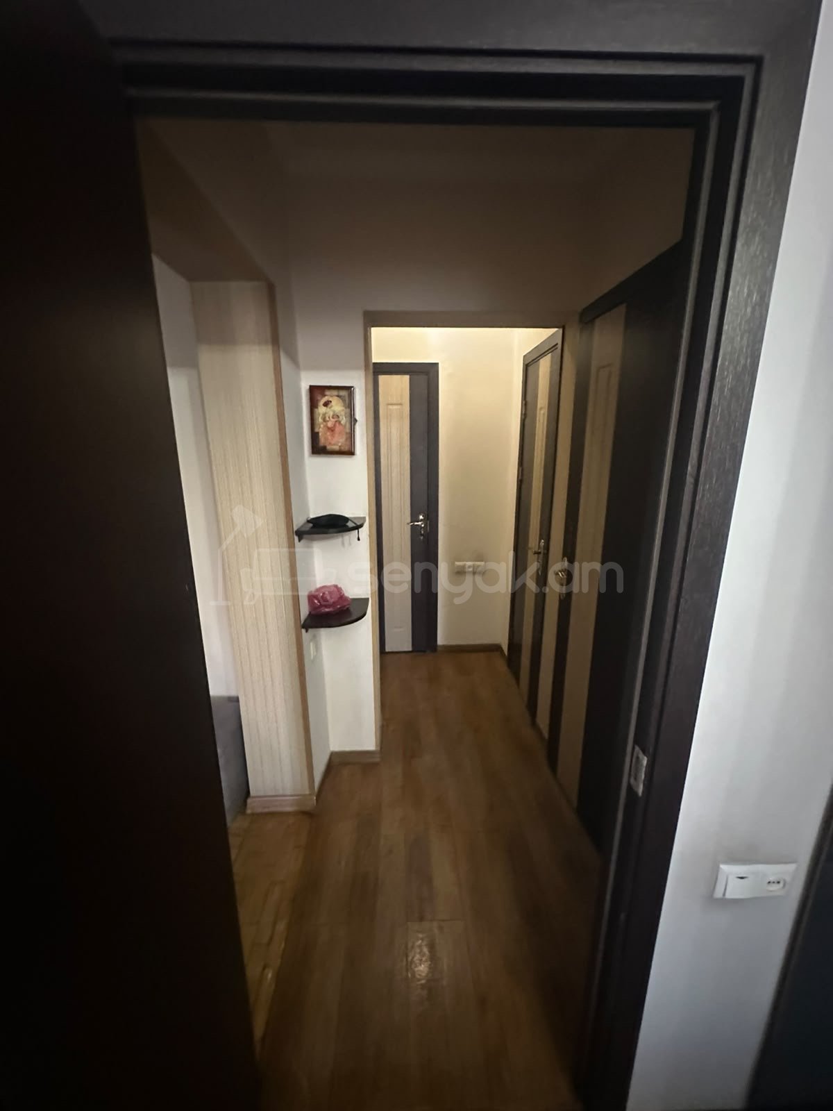 4 Սենյականոց Բնակարան Քարե Շենքում, 80քմ, 5/9 հարկ, Դիզայներական Վերանորոգված, Կահավորված, Արևկող