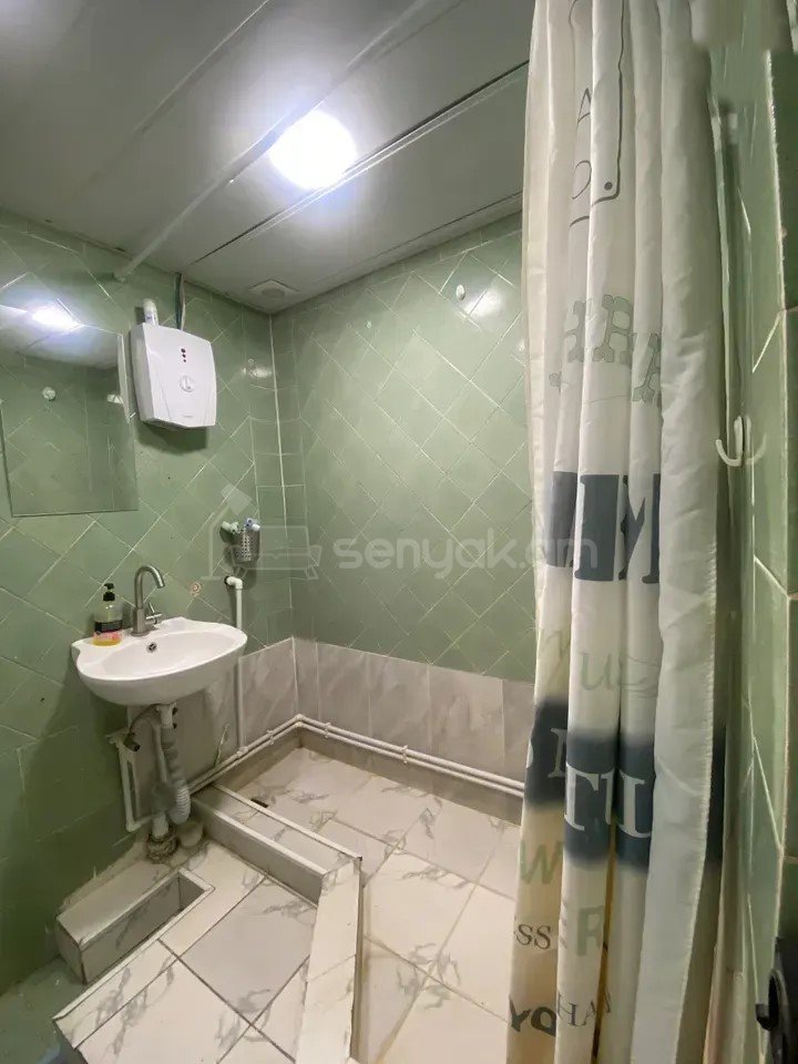 3 Սենյականոց Բնակարան, 84քմ, 2/9 հարկ, Կապիտալ Վերանորոգված