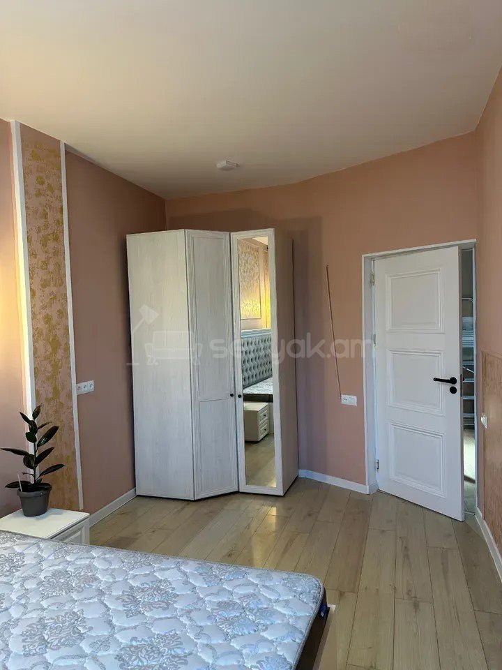 3 Սենյականոց Բնակարան Նորակառույցում, 75քմ, 3/5 հարկ, Դիզայներական Վերանորոգված