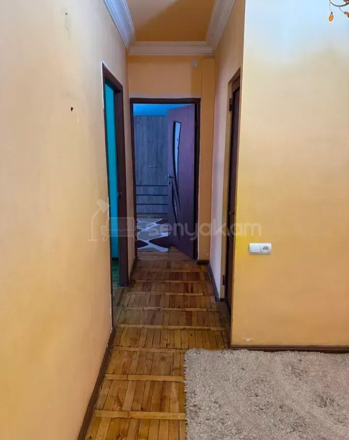3 Սենյականոց Բնակարան Քարե Շենքում, 80քմ, 1/5 հարկ, Նորմալ Վիճակում, Կահավորված