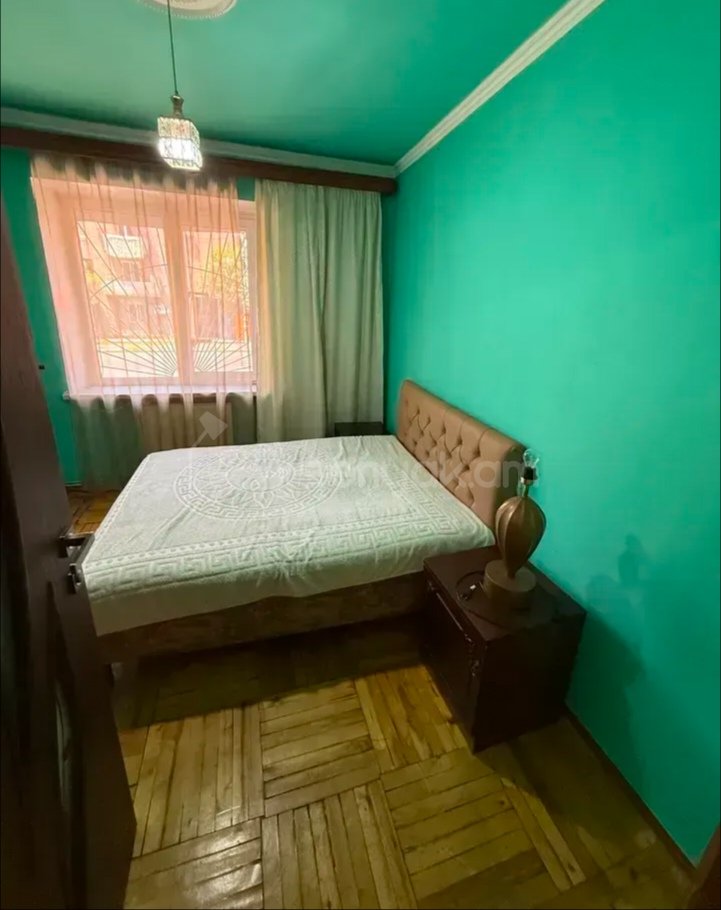 3 Սենյականոց Բնակարան Քարե Շենքում, 80քմ, 1/5 հարկ, Նորմալ Վիճակում, Կահավորված