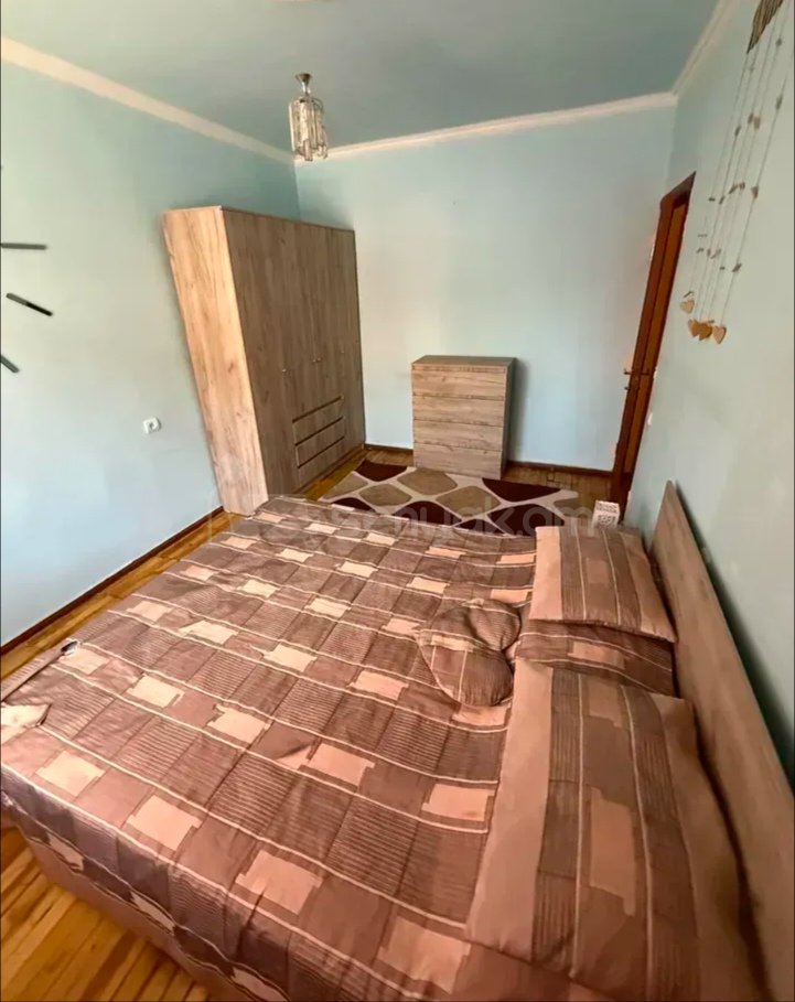 3 Սենյականոց Բնակարան Քարե Շենքում, 80քմ, 1/5 հարկ, Նորմալ Վիճակում, Կահավորված