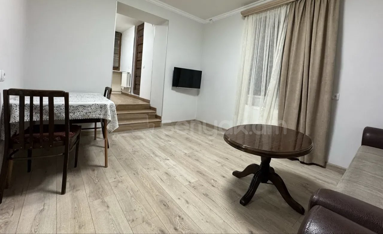 2 Սենյականոց Բնակարան Քարե Շենքում, 45քմ, 1/1 հարկ, Կապիտալ Վերանորոգված, Կահավորված, Արևկող