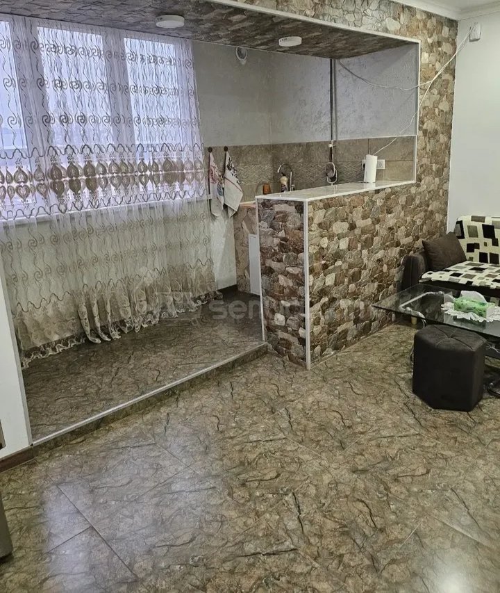 3 Սենյականոց Բնակարան Քարե Շենքում, 63քմ, 3/5 հարկ, Կապիտալ Վերանորոգված, Կահավորված, Արևկող