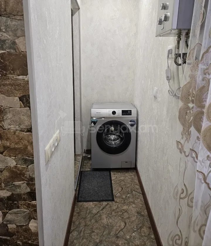 3 Սենյականոց Բնակարան Քարե Շենքում, 63քմ, 3/5 հարկ, Կապիտալ Վերանորոգված, Կահավորված, Արևկող