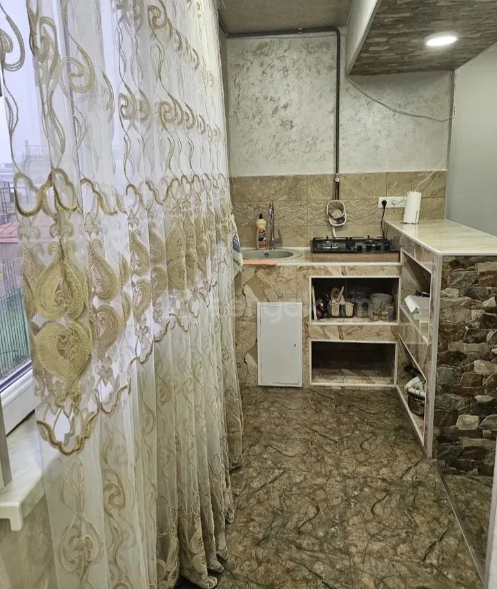 3 Սենյականոց Բնակարան Քարե Շենքում, 63քմ, 3/5 հարկ, Կապիտալ Վերանորոգված, Կահավորված, Արևկող