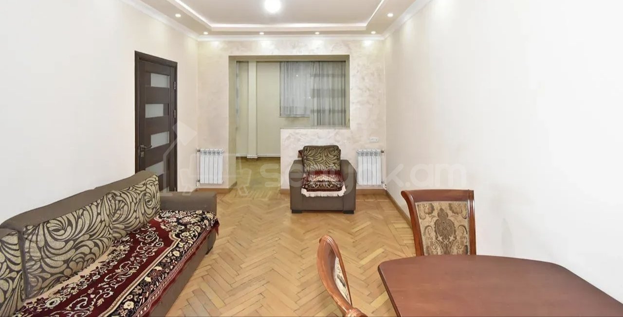 3 Սենյականոց Բնակարան Քարե Շենքում, 78քմ, 1/5 հարկ, Նորմալ Վիճակում, Կահավորված