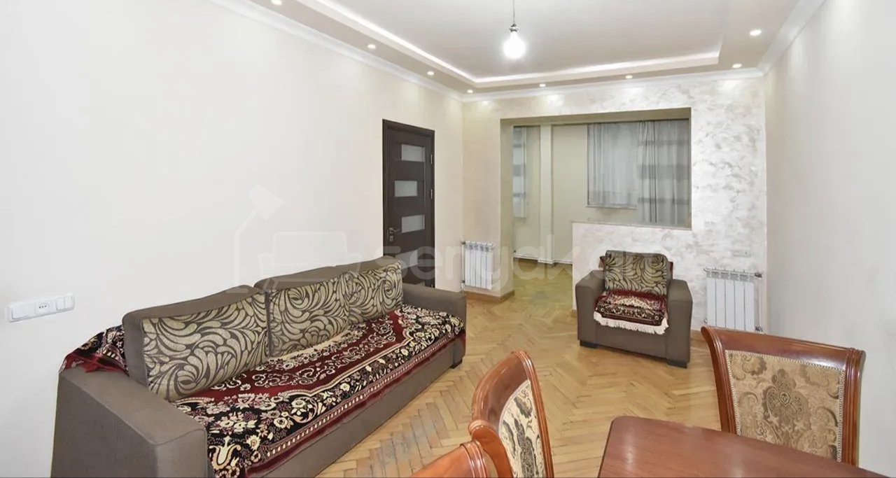 3 Սենյականոց Բնակարան Քարե Շենքում, 78քմ, 1/5 հարկ, Նորմալ Վիճակում, Կահավորված