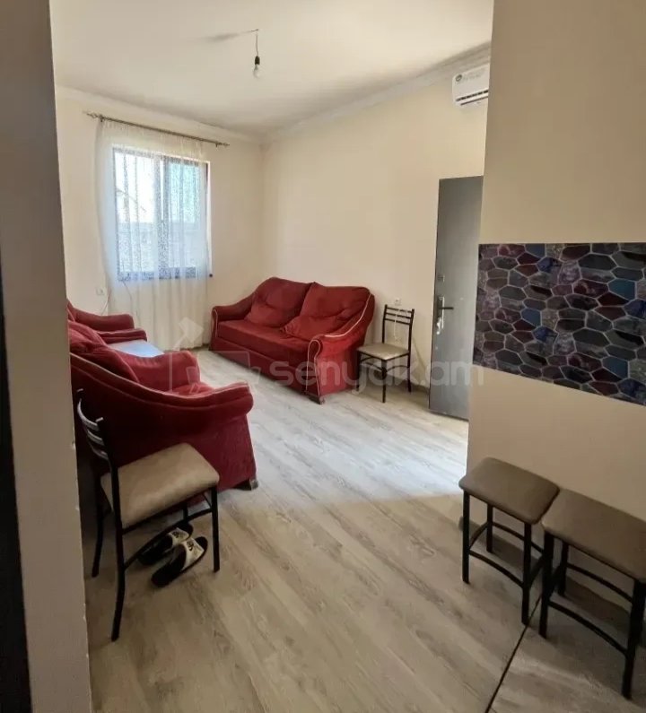 2 Սենյականոց Բնակարան Քարե Շենքում, 52քմ, 1/1 հարկ, Նորմալ Վիճակում, Կահավորված