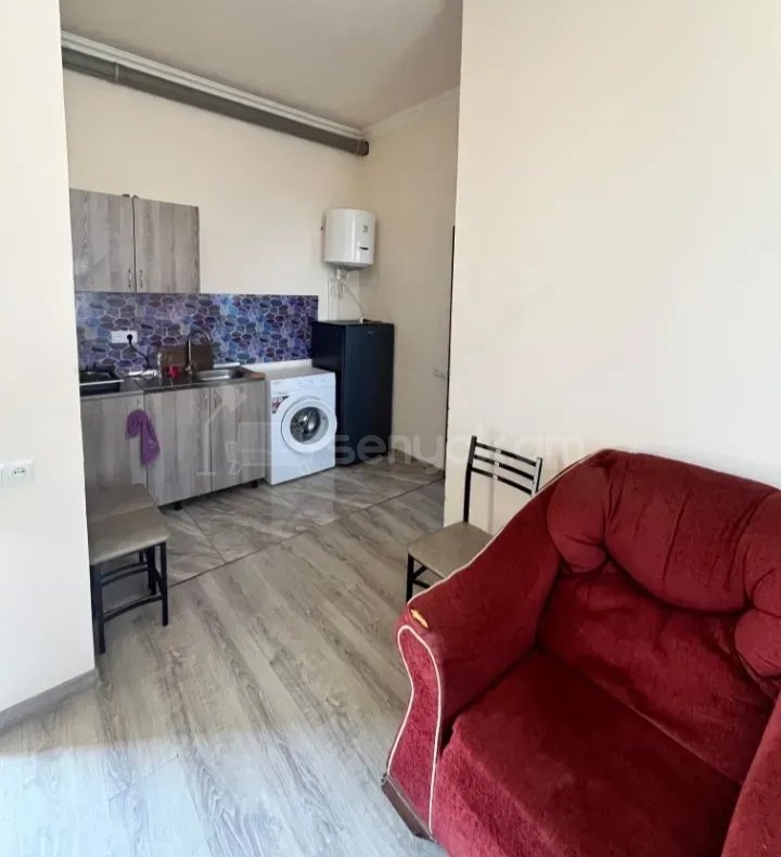 2 Սենյականոց Բնակարան Քարե Շենքում, 52քմ, 1/1 հարկ, Նորմալ Վիճակում, Կահավորված