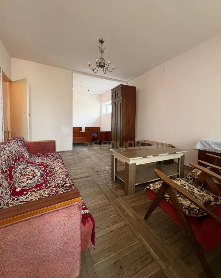 1 Սենյականոց Բնակարան Քարե Շենքում, 48քմ, 5/5 հարկ, Պետական Վիճակում
