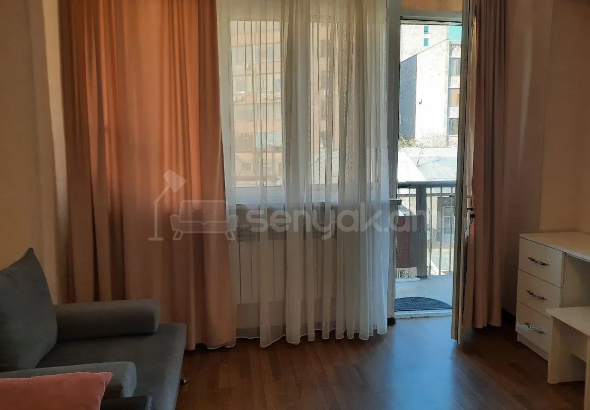 1 Սենյականոց Բնակարան, 43քմ, 5/7 հարկ, Կոսմետիկ Վերանորոգված