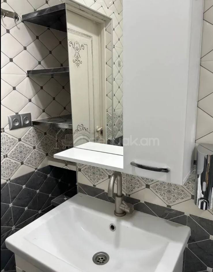 3 Սենյականոց Բնակարան Նորակառույցում, 52քմ, 3/12 հարկ, Դիզայներական Վերանորոգված, Կահավորված, Արևկող