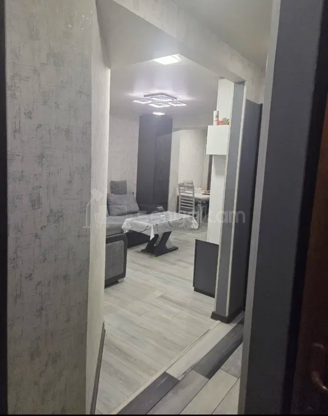 3 Սենյականոց Բնակարան, 51քմ, 1/4 հարկ, Կապիտալ Վերանորոգված