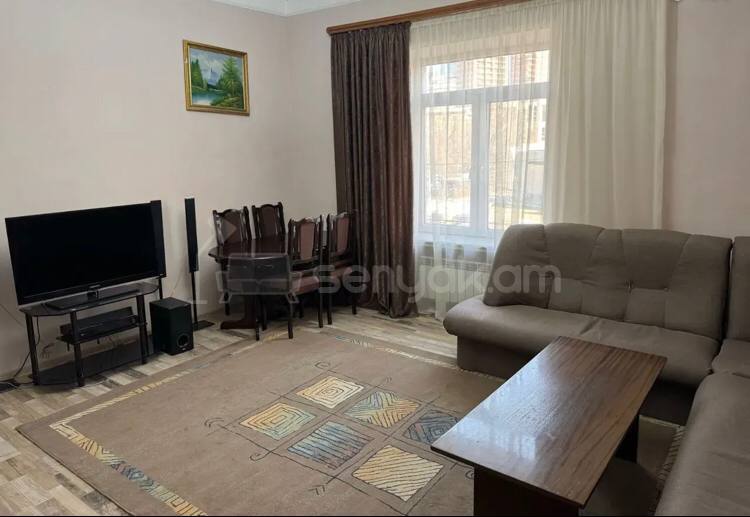 3 Սենյականոց Բնակարան Քարե Շենքում, 72քմ, 3/5 հարկ, Կոսմետիկ Վերանորոգված, Կահավորված