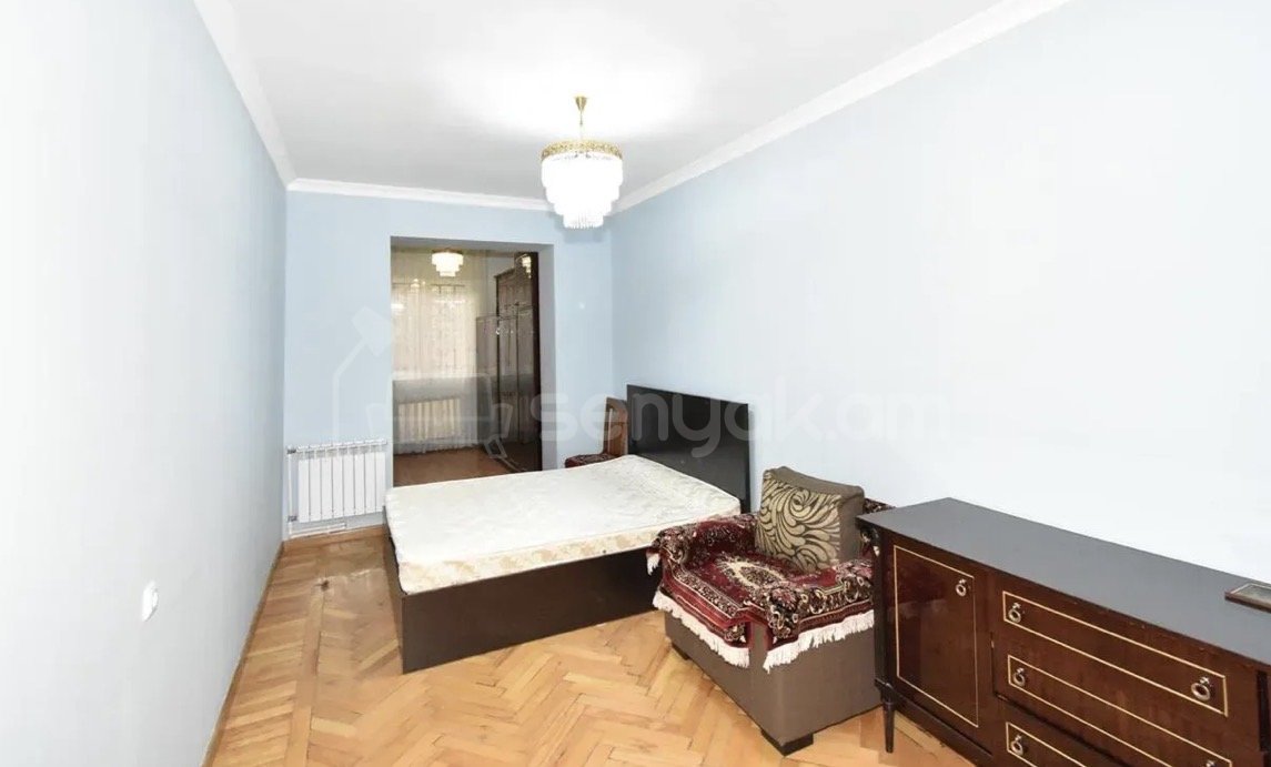 3 Սենյականոց Բնակարան Քարե Շենքում, 72քմ, 1/5 հարկ, Կապիտալ Վերանորոգված, Կահավորված