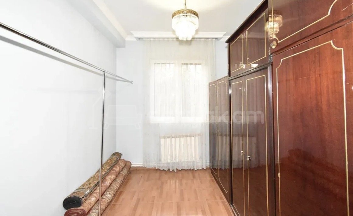 3 Սենյականոց Բնակարան Քարե Շենքում, 72քմ, 1/5 հարկ, Կապիտալ Վերանորոգված, Կահավորված