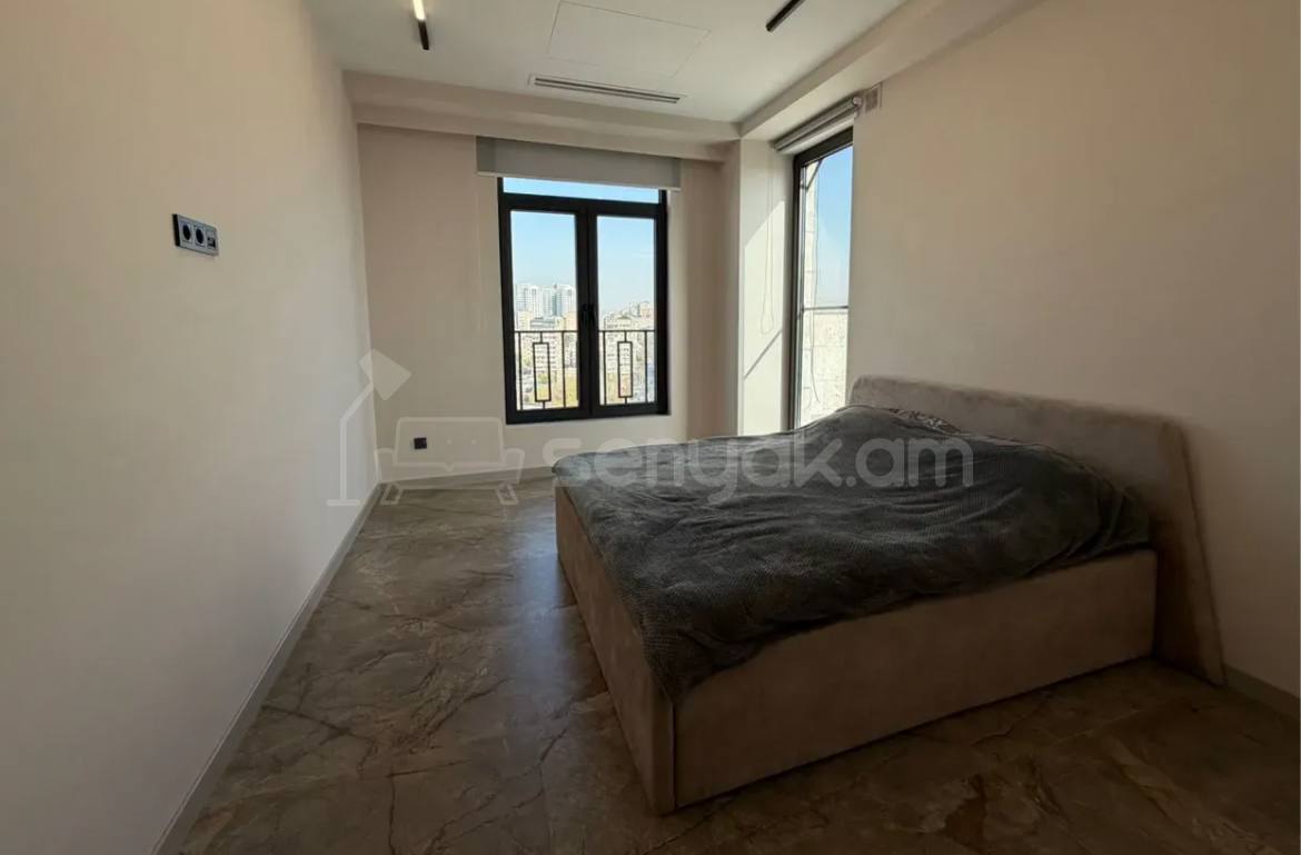 4 Սենյականոց Բնակարան, 130քմ, 17/20 հարկ, Կապիտալ Վերանորոգված