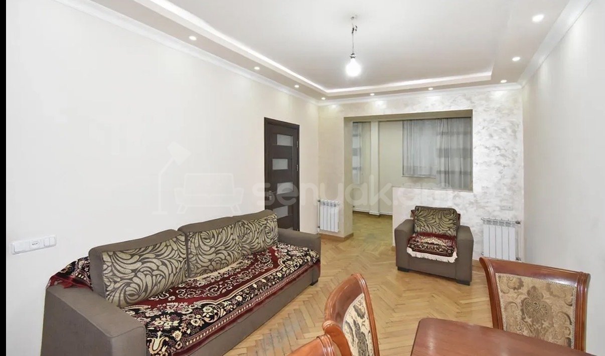 3 Սենյականոց Բնակարան Քարե Շենքում, 72քմ, 1/5 հարկ, Կապիտալ Վերանորոգված, Կահավորված