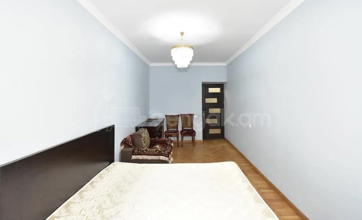 3 Սենյականոց Բնակարան Քարե Շենքում, 72քմ, 1/5 հարկ, Կապիտալ Վերանորոգված, Կահավորված