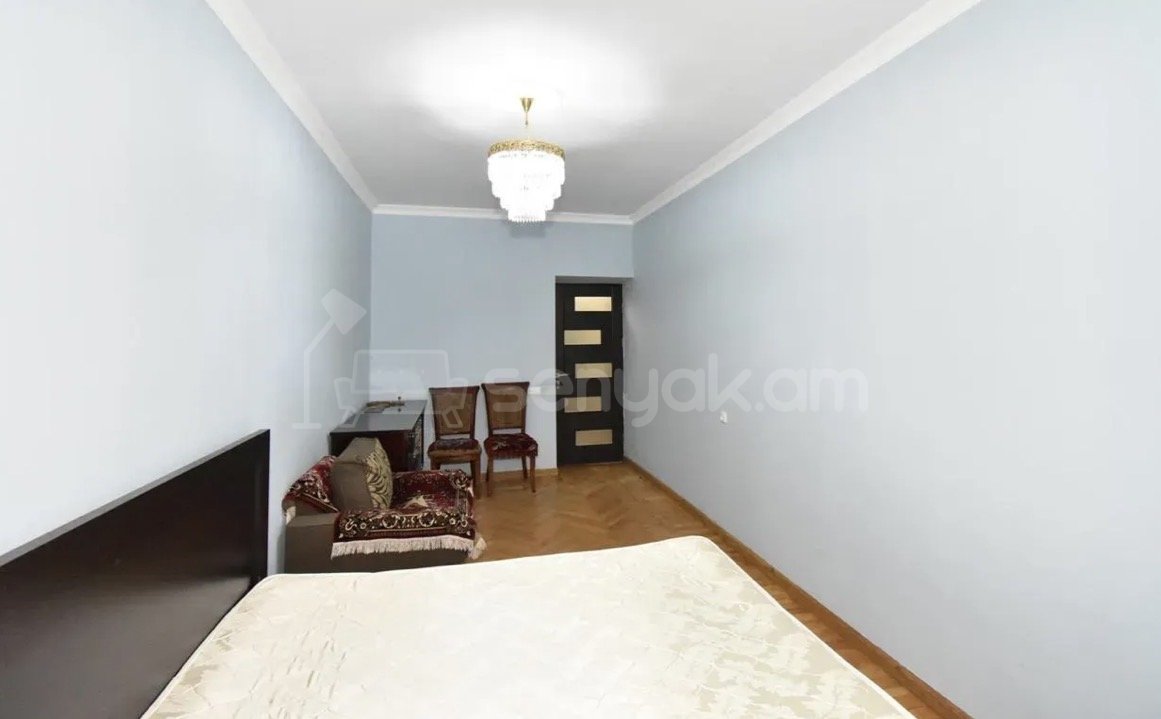 3 Սենյականոց Բնակարան Քարե Շենքում, 72քմ, 1/5 հարկ, Կապիտալ Վերանորոգված, Կահավորված