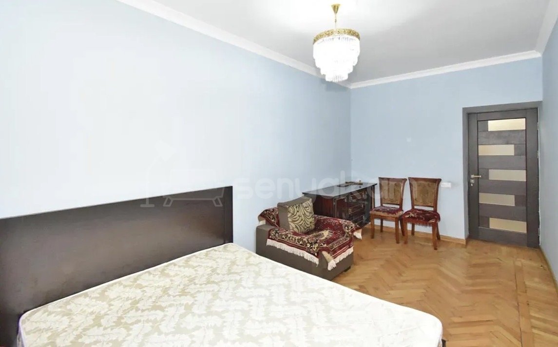 3 Սենյականոց Բնակարան Քարե Շենքում, 72քմ, 1/5 հարկ, Կապիտալ Վերանորոգված, Կահավորված
