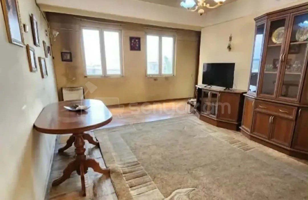 2 Սենյականոց Բնակարան Քարե Շենքում, 48քմ, 5/5 հարկ, Պետական Վիճակում