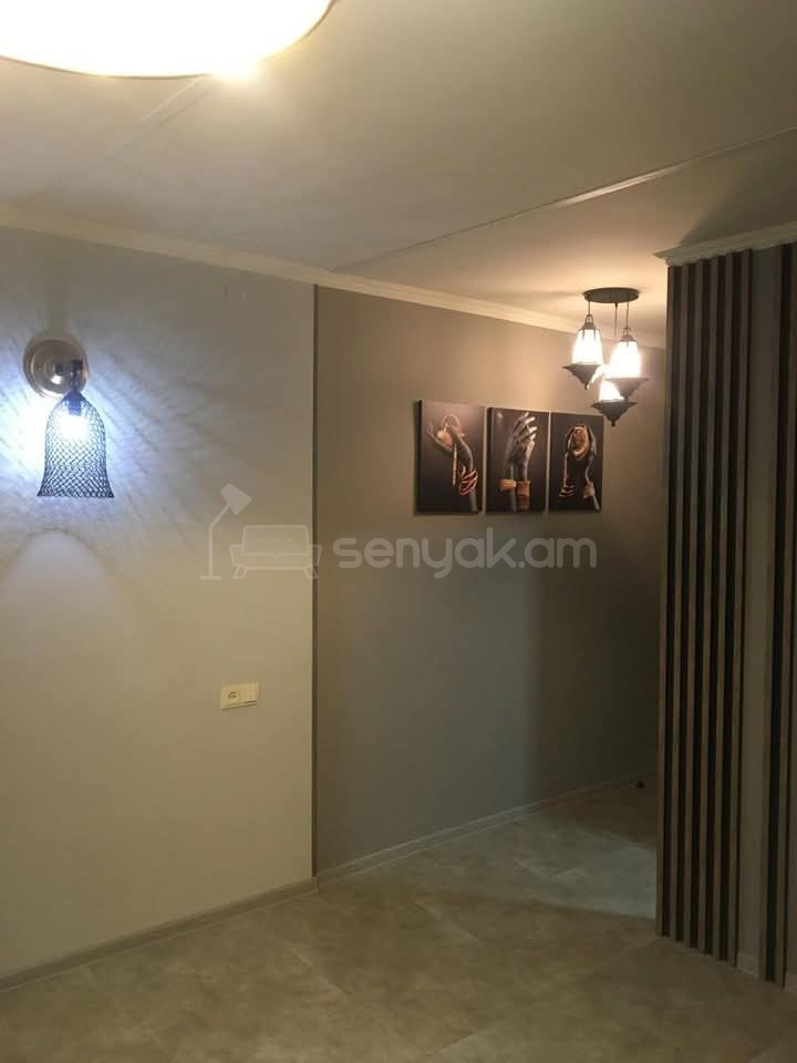 3 Սենյականոց Բնակարան Քարե Շենքում, 62քմ, 1/4 հարկ, Կապիտալ Վերանորոգված